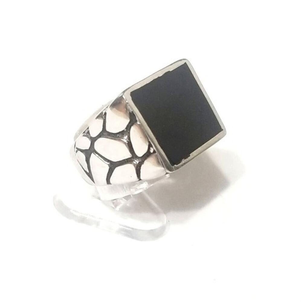 New stainless steel ring with‎ black top size 7